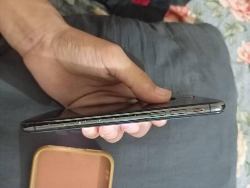 Apple iPhone X 5