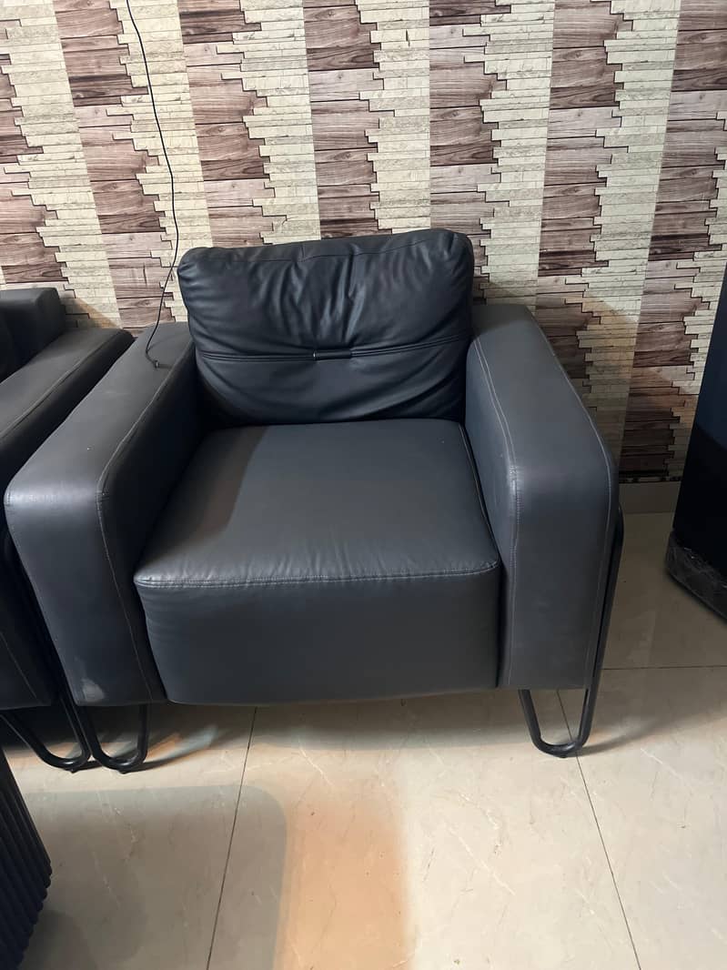 Sofa set with table 1