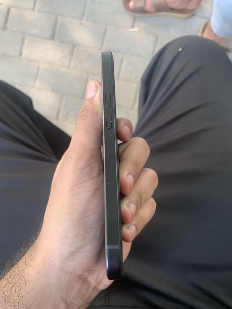 Apple iPhone 15 plus 2