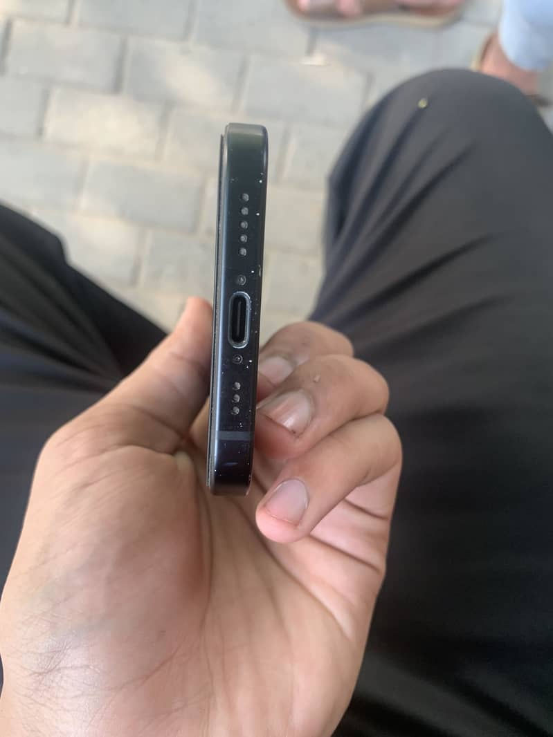 Apple iPhone 15 plus 3
