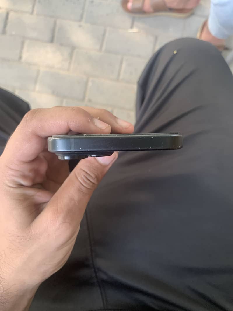 Apple iPhone 15 plus 4