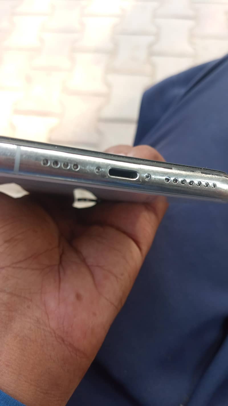 Apple iPhone XS Max 1