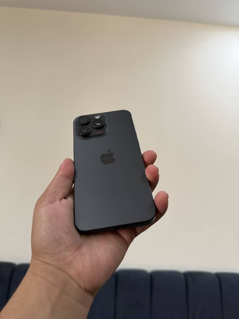 Apple iPhone 15 Pro Max 1