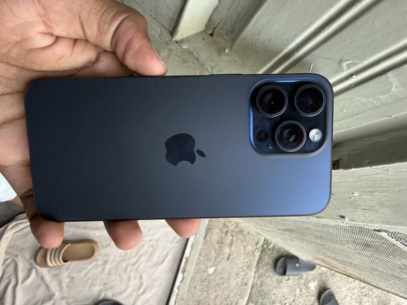 Apple iPhone 15 Pro Max 1