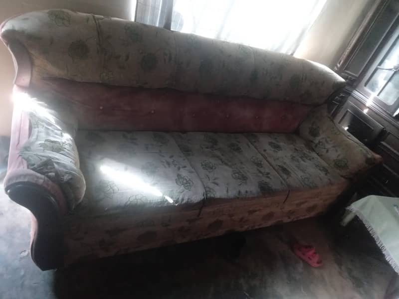 3 seater sofa + 2 more small sofas 0