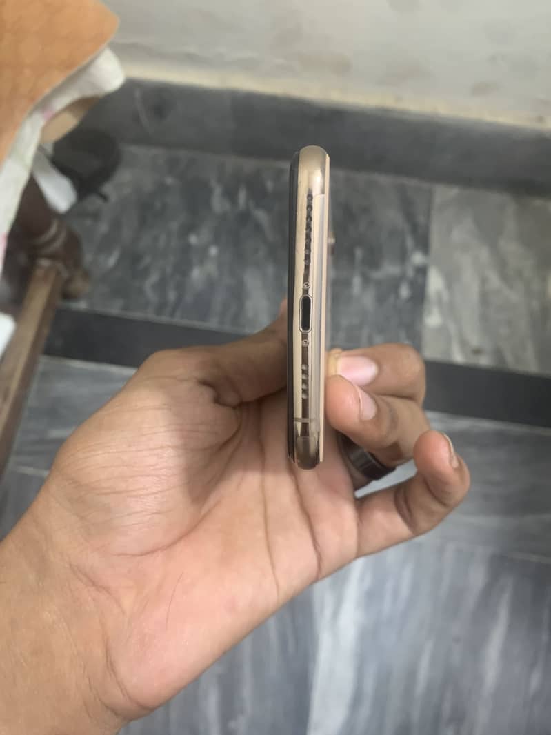 iPhone XS Max 1