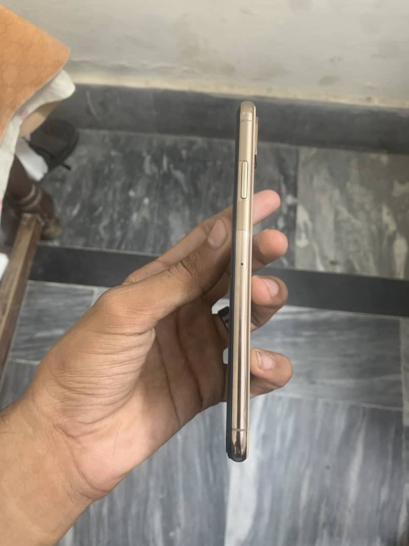 iPhone XS Max 2