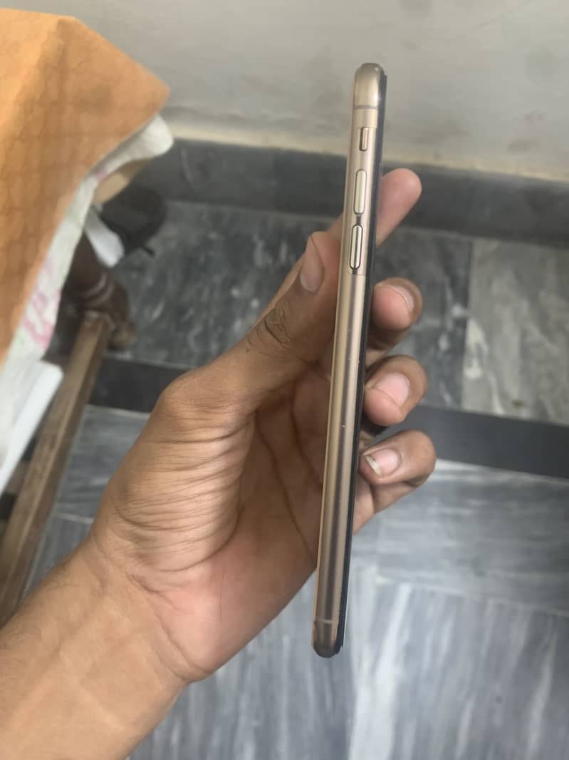 iPhone XS Max 3