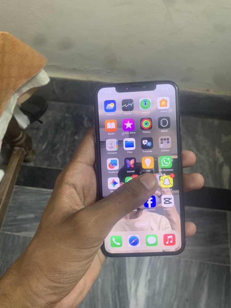 iPhone XS Max 5