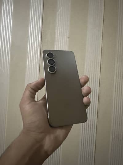 Itel City 100