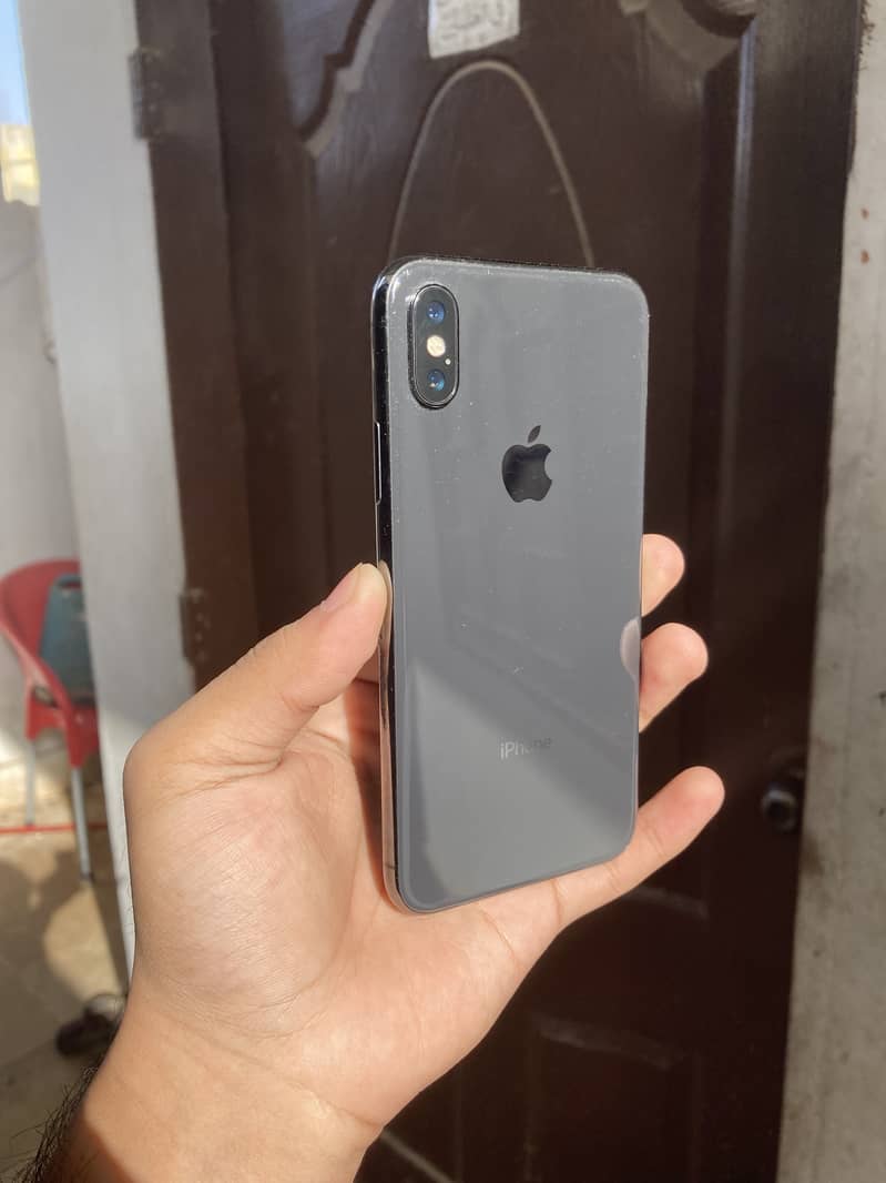 Apple iPhone X 4