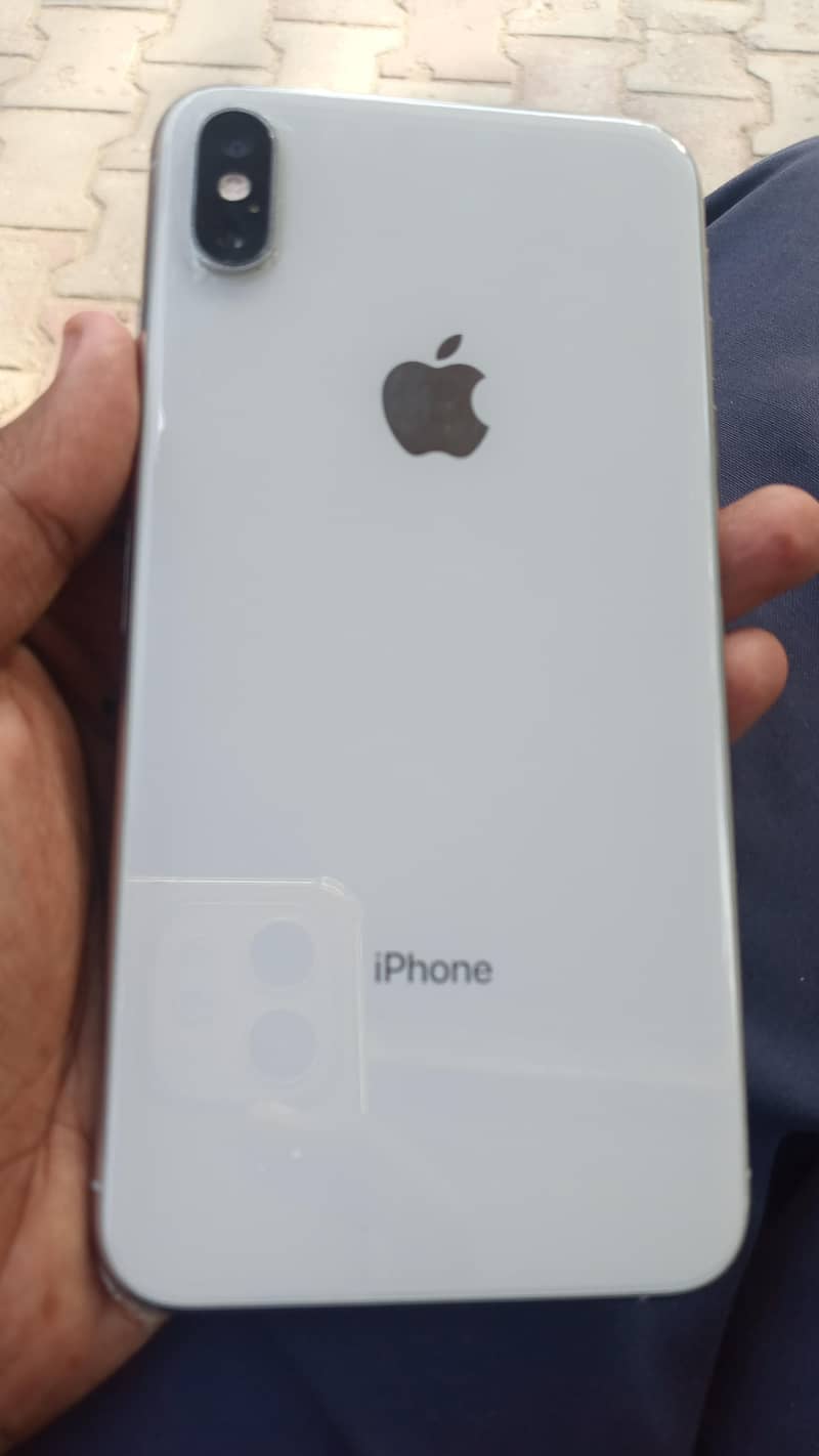 Apple iPhone XS Max 4
