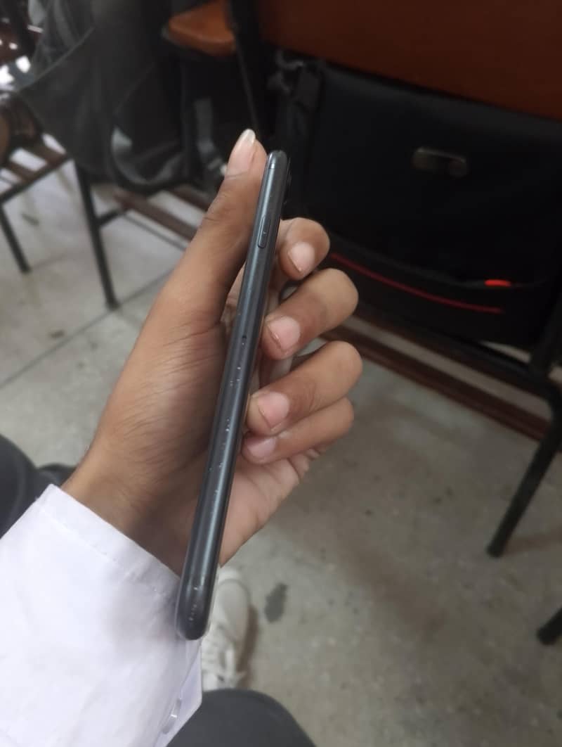 Apple iPhone SE 0