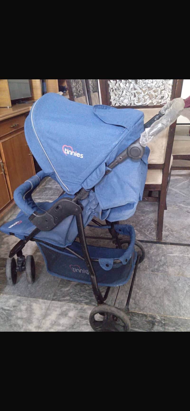 Tinnies stroller 1