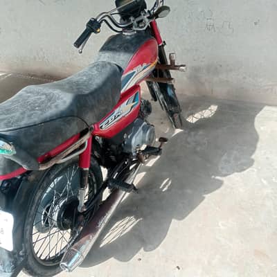 honda cd 70 bilkul ok new tayers jus sell copy leater ok