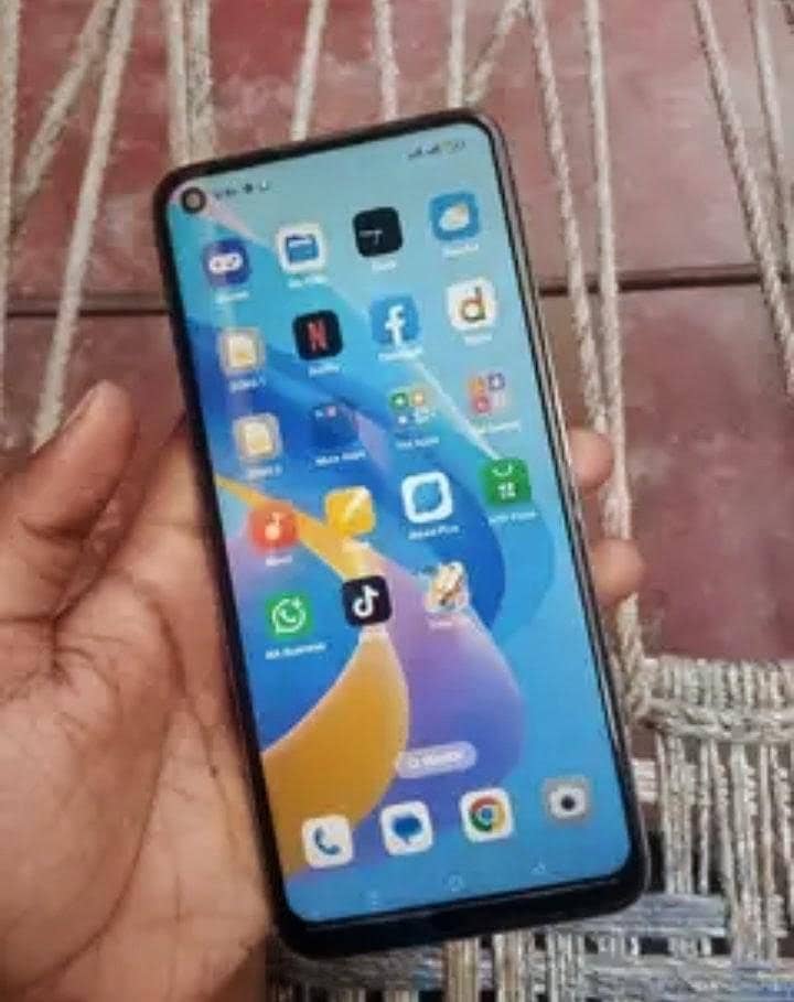 OPPO A76 1