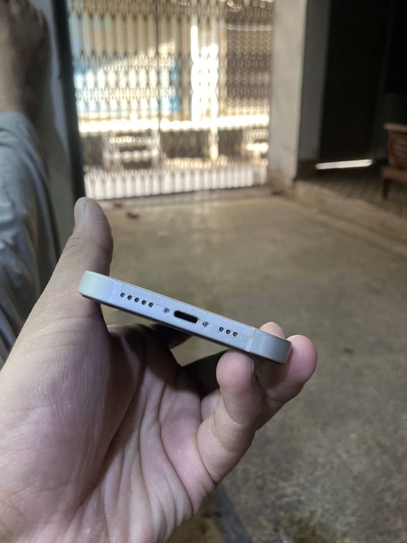 Apple iPhone 13 3