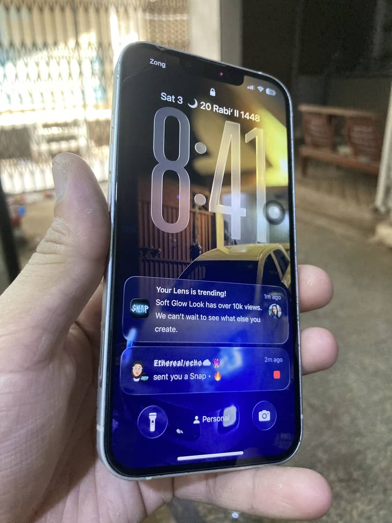 Apple iPhone 13 4