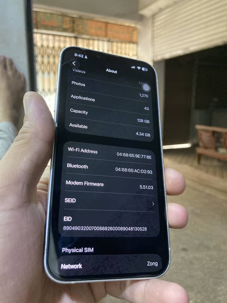 Apple iPhone 13 5