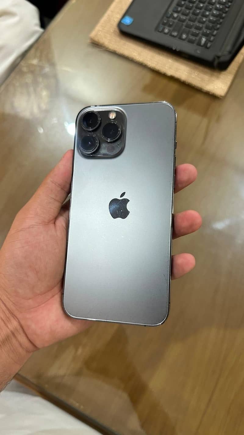 Apple iPhone 13 Pro Max 0