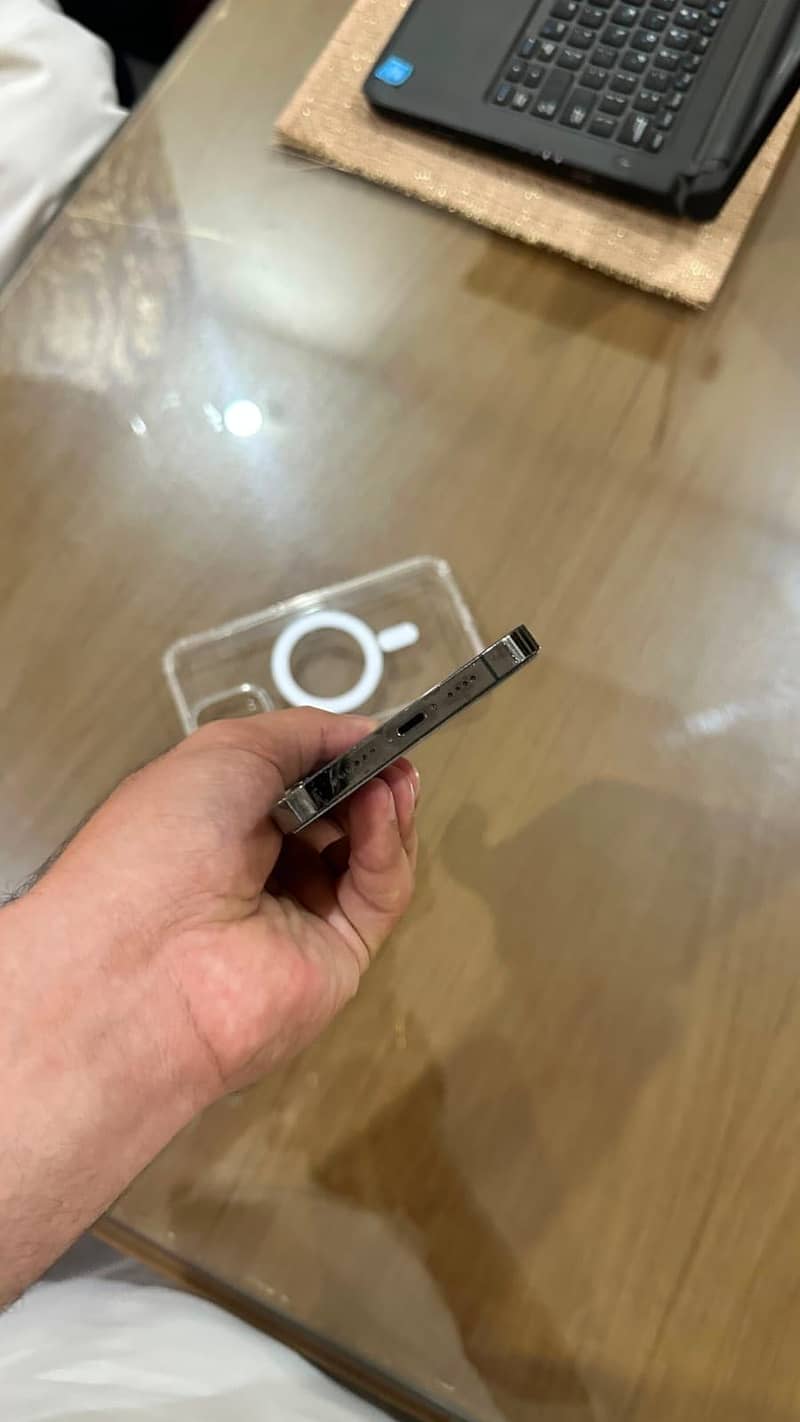 Apple iPhone 13 Pro Max 3