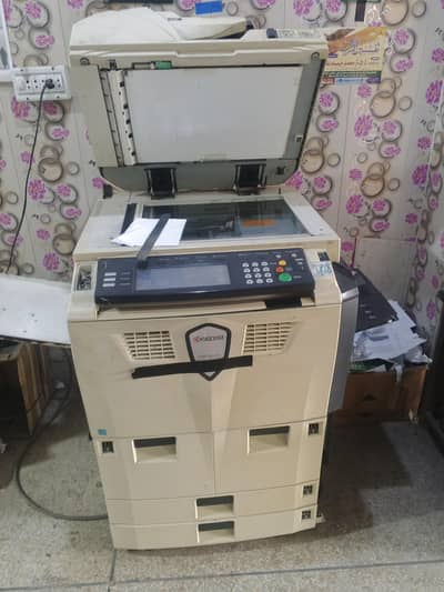 new photocopy masheen KM 8030