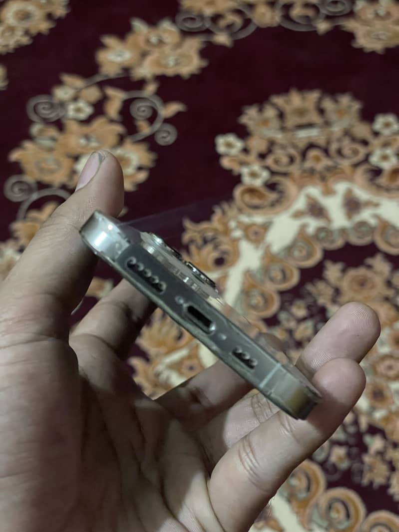 Apple iPhone 13 Pro 2