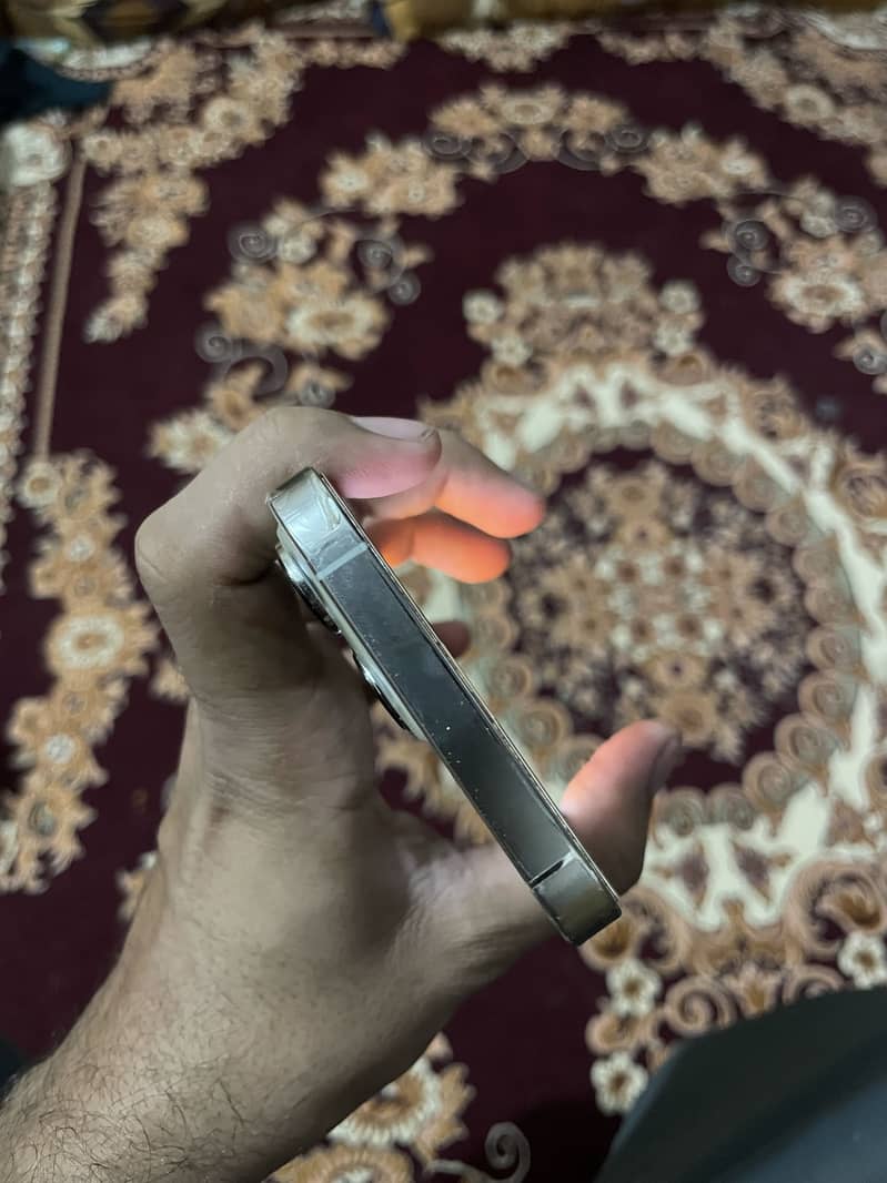 Apple iPhone 13 Pro 6