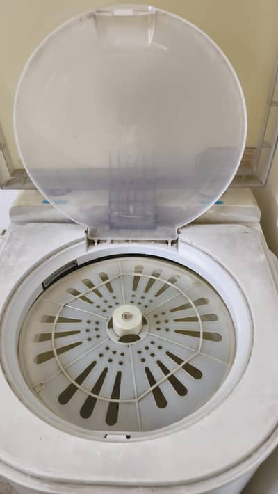 Haier Spin Dryer/Washing Machine Dryer
