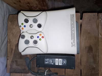 Xbox 360 orignal "Fat" model Like New just 1 month use