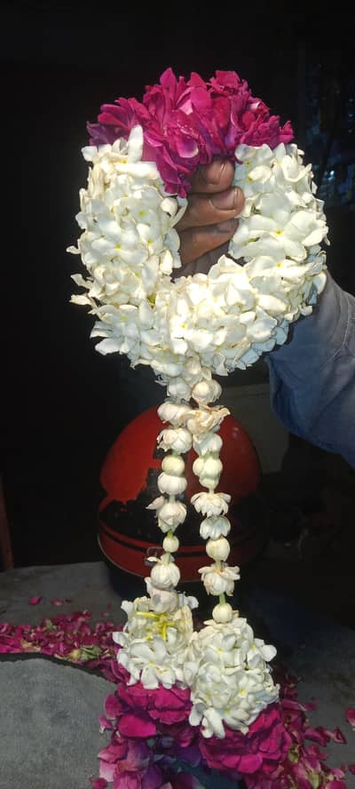 Gajjra decorate by white flower