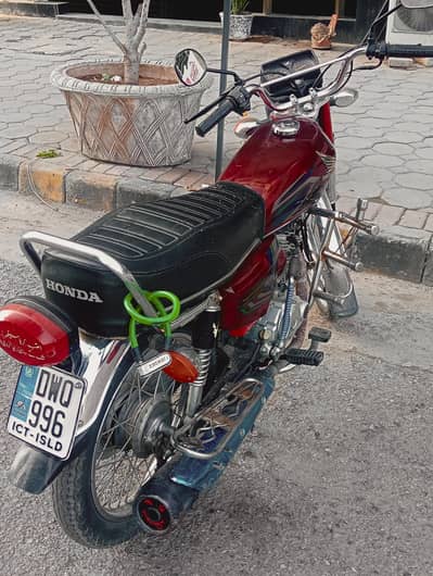 one hand use 125 honda 10/10 condition no work just buy and drive