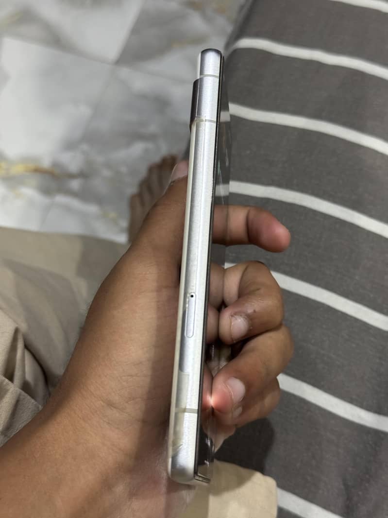 Google Pixel 7a 2
