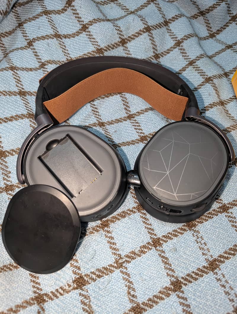 Steelseries arctis pro 0