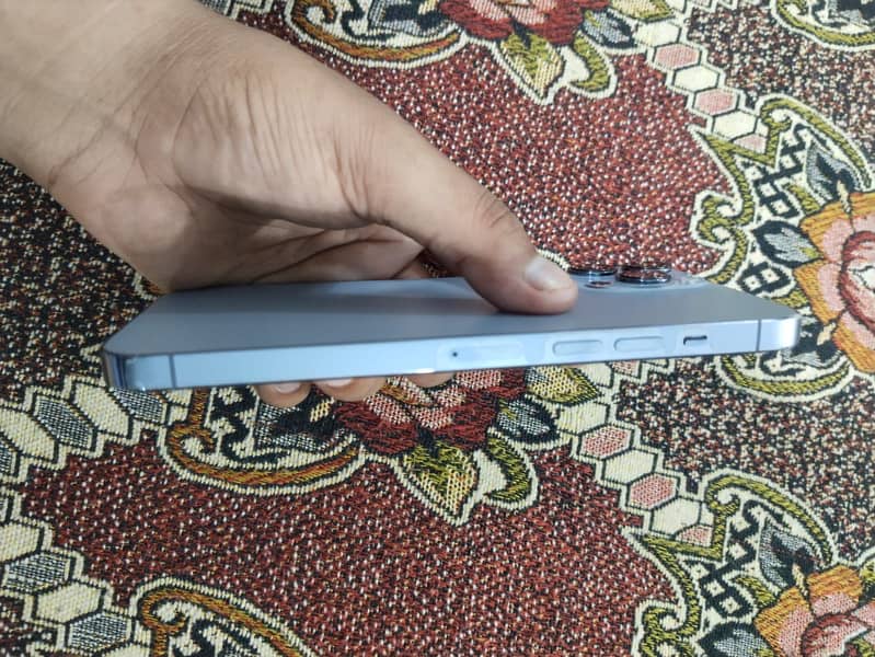 Apple iPhone 13 Pro Max 1