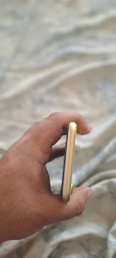 Apple iPhone XR