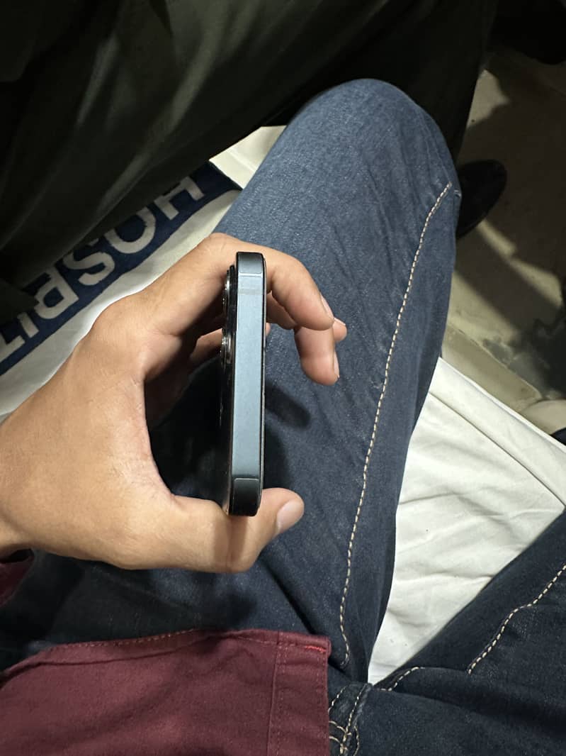 Apple iPhone 13 JV 2