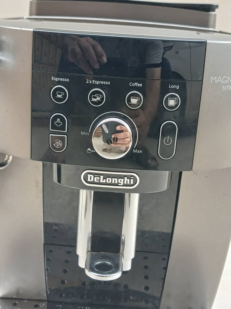 Delonghi Magnifica 4