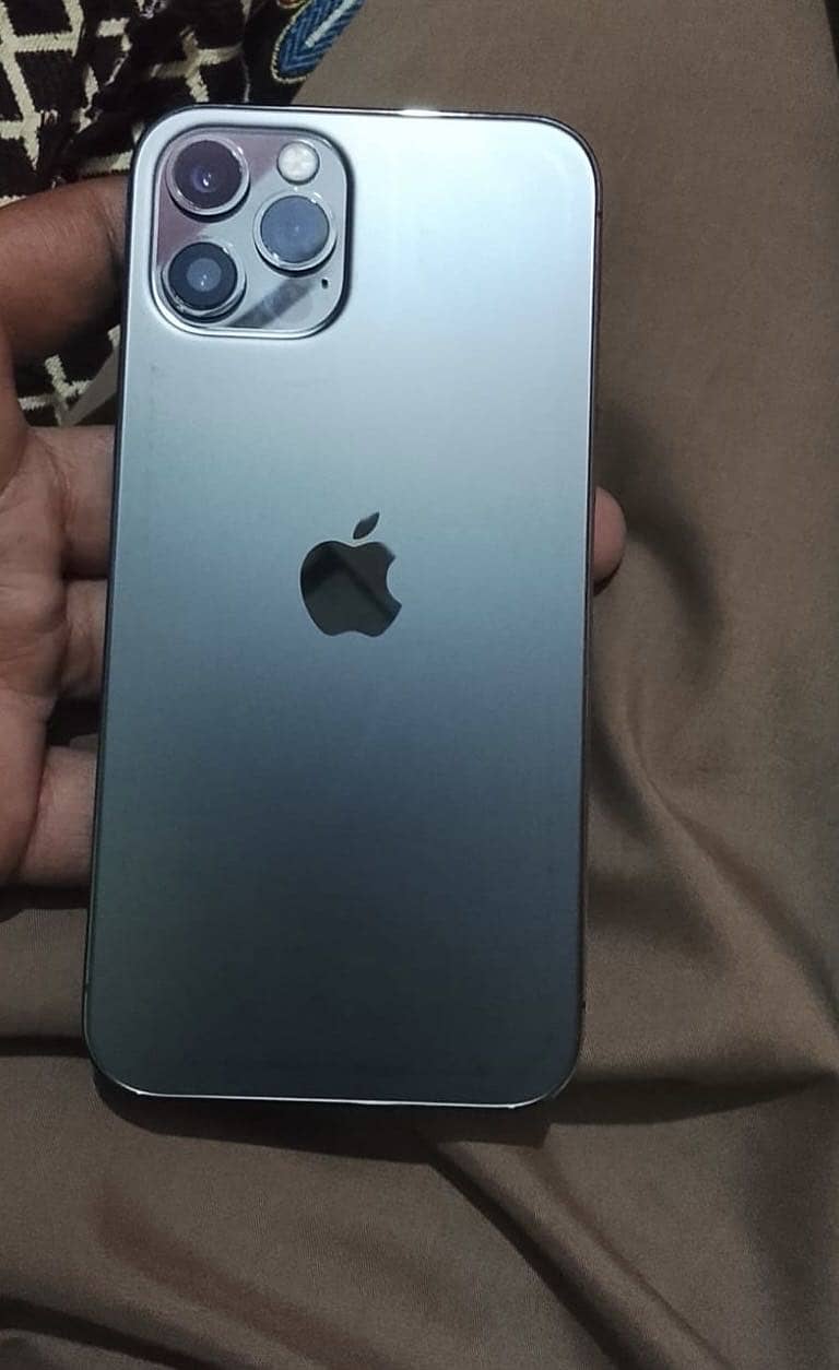 Apple iPhone 12 Pro 3