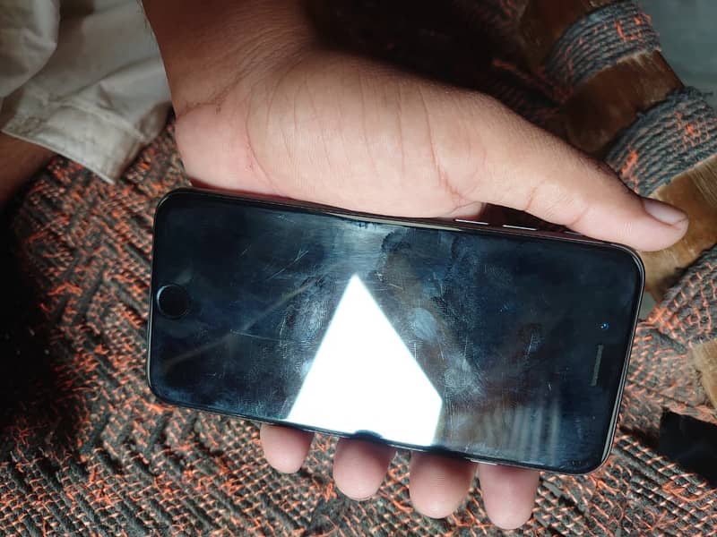 Apple iPhone 8 5