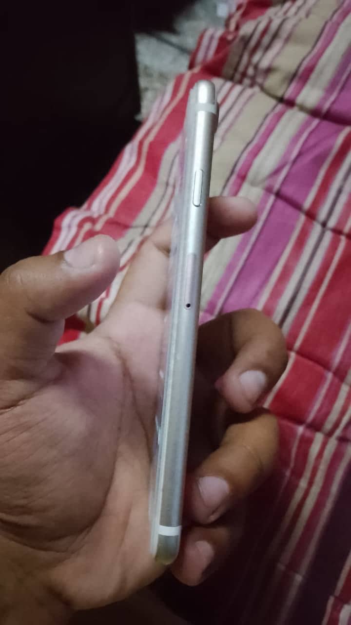 Apple iPhone 7 1