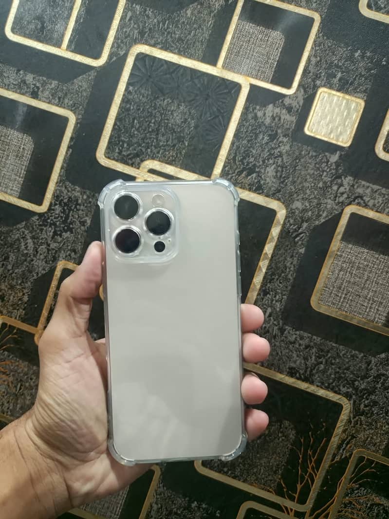 Apple iPhone 16 Pro Max 0