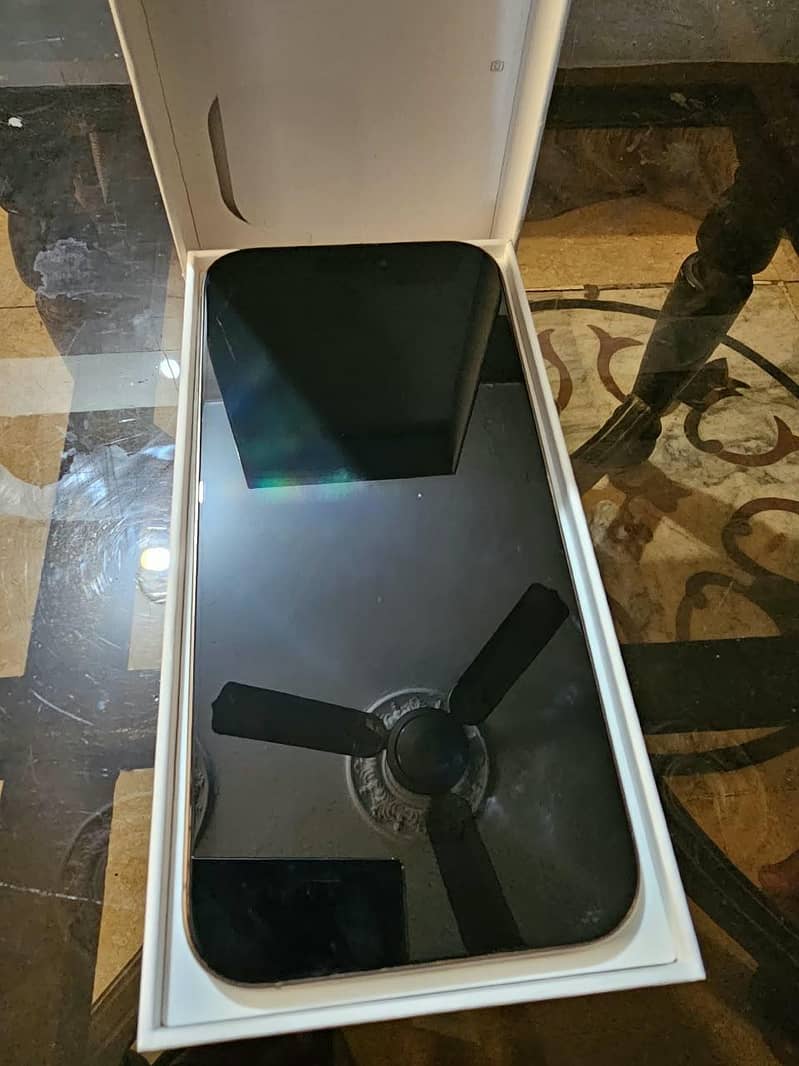Apple iPhone 16 Pro Max 6