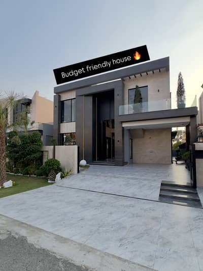 1 Kanal Like Brand New Luxury House Available For Sale In Bahria Town Lahore.