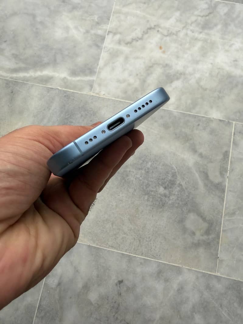 Apple iPhone 17 4