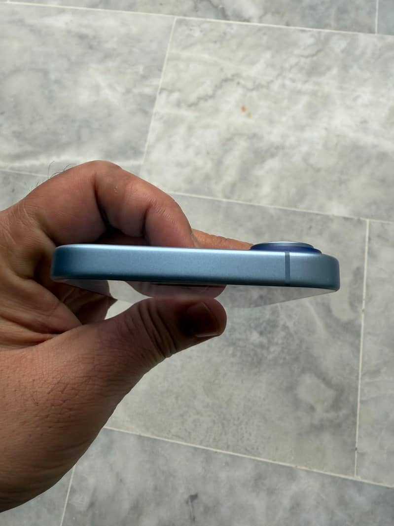 Apple iPhone 17 5