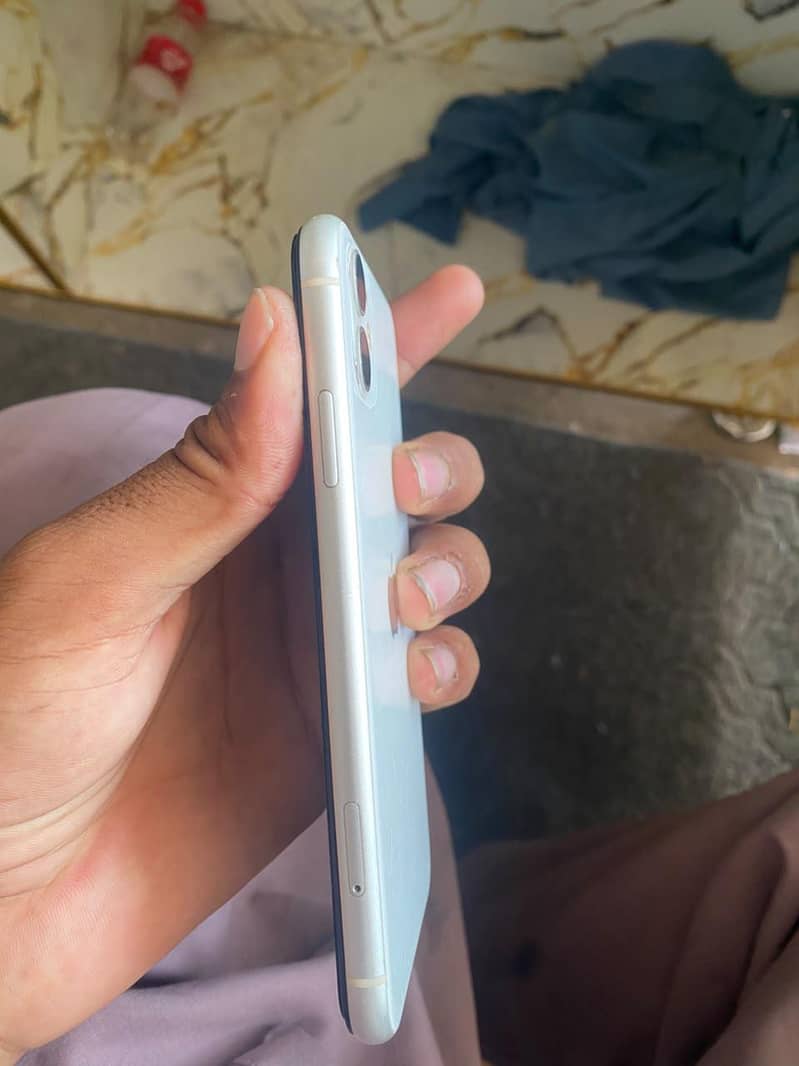 Apple iPhone 11 2