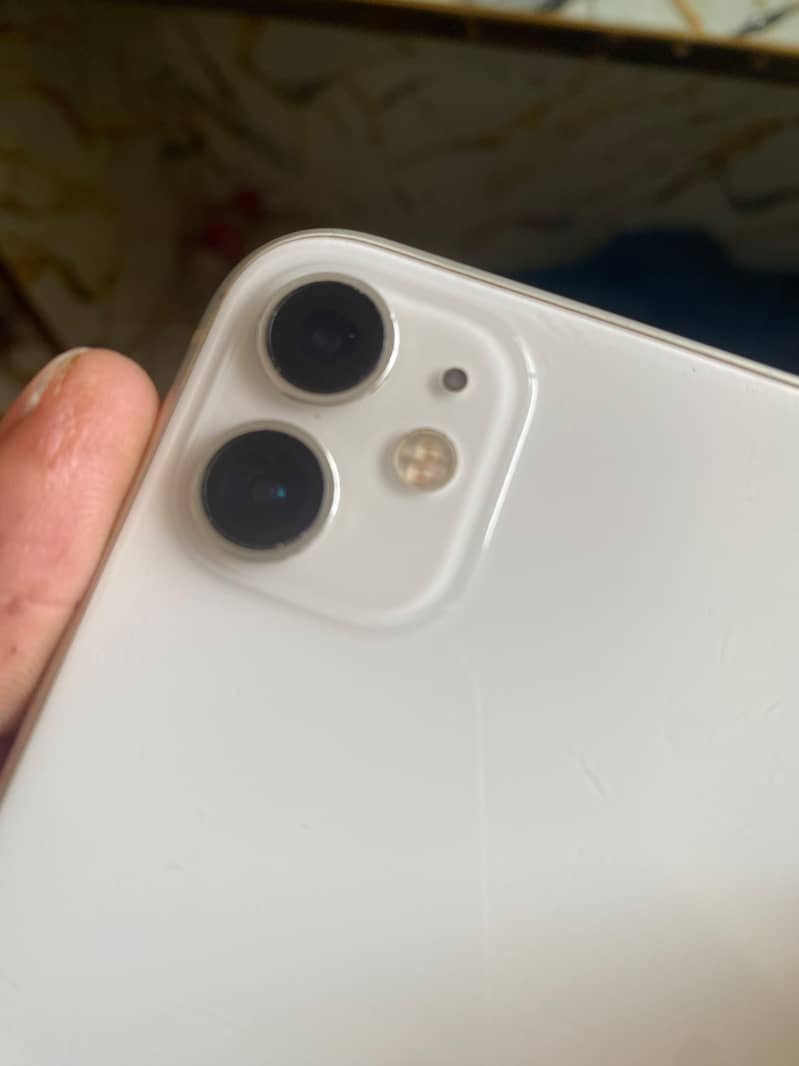 Apple iPhone 11 3