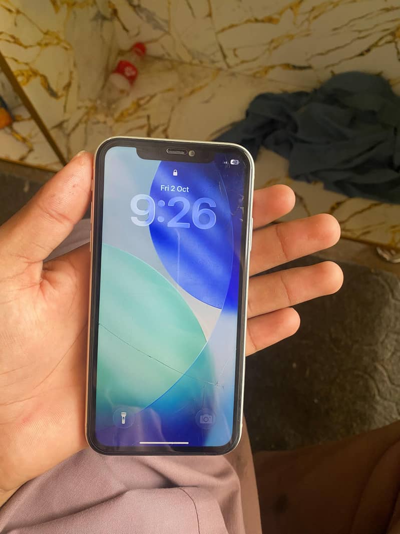 Apple iPhone 11 4