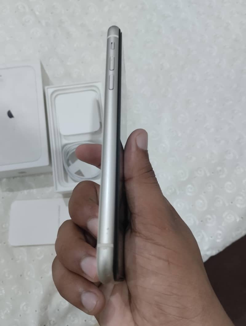 Apple iPhone 11 2
